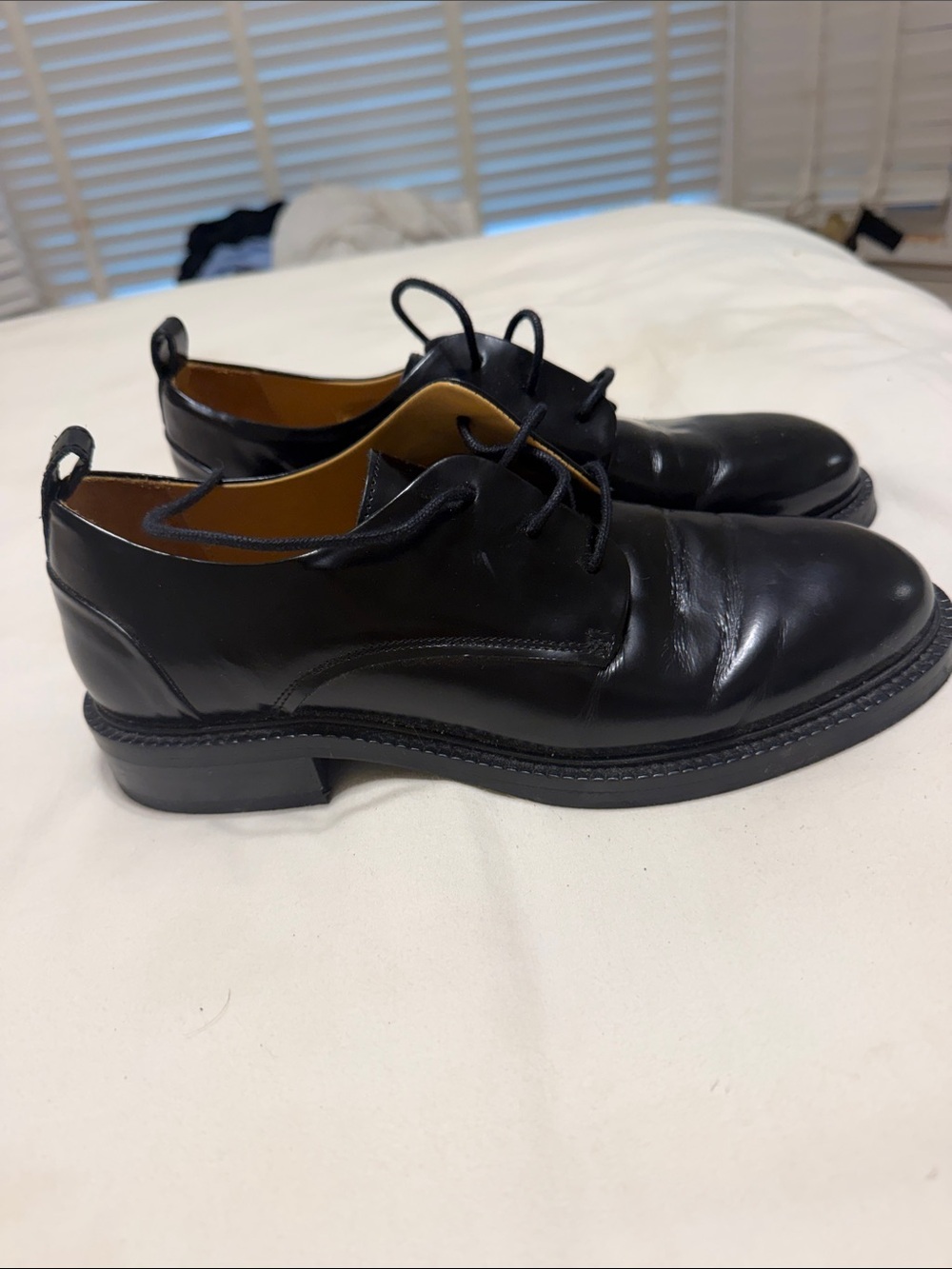 ALOHAS Black Gloss Leather Derby Shoes - Picture 3 of 8